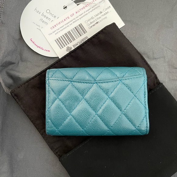 Authentic Chanel 4 ring key holder -Relisting - Picture 3 of 11